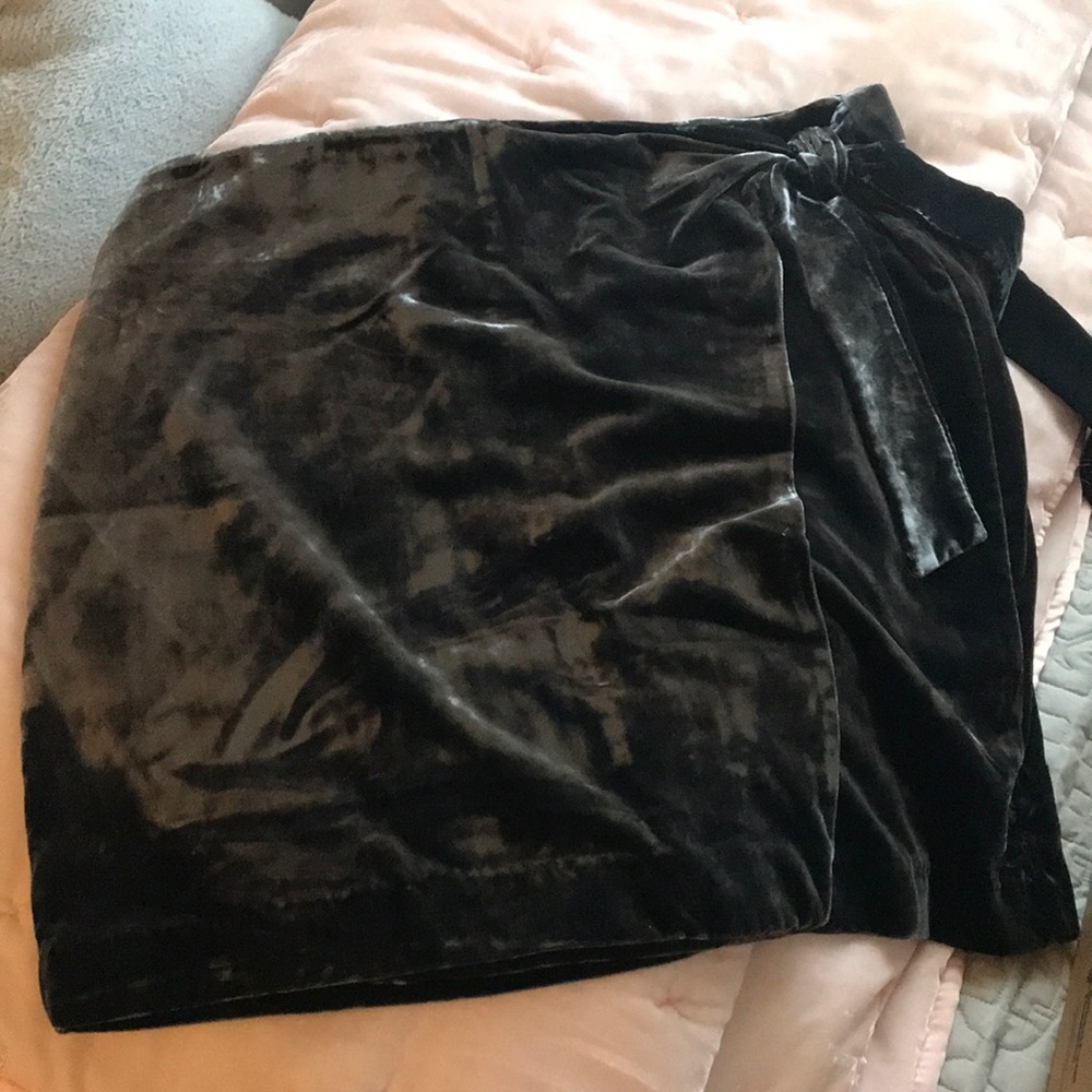 Ann Taylor black velvet skirt
